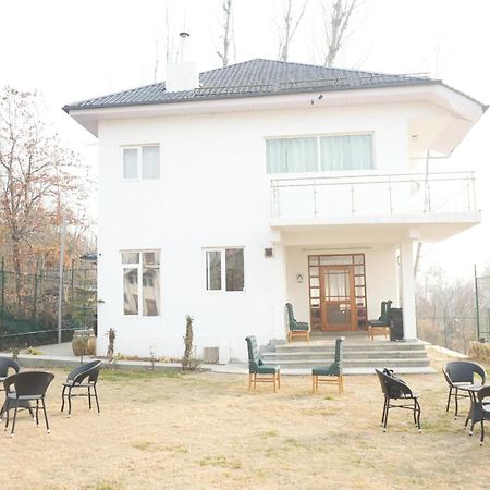 Sahil Lake View Srīnagar Extérieur photo