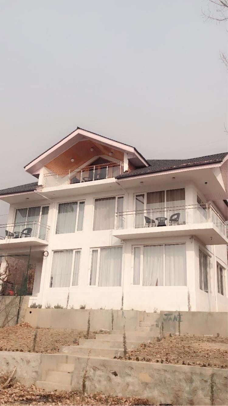Sahil Lake View Srīnagar Extérieur photo