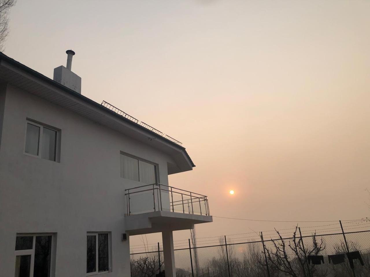 Sahil Lake View Srīnagar Extérieur photo