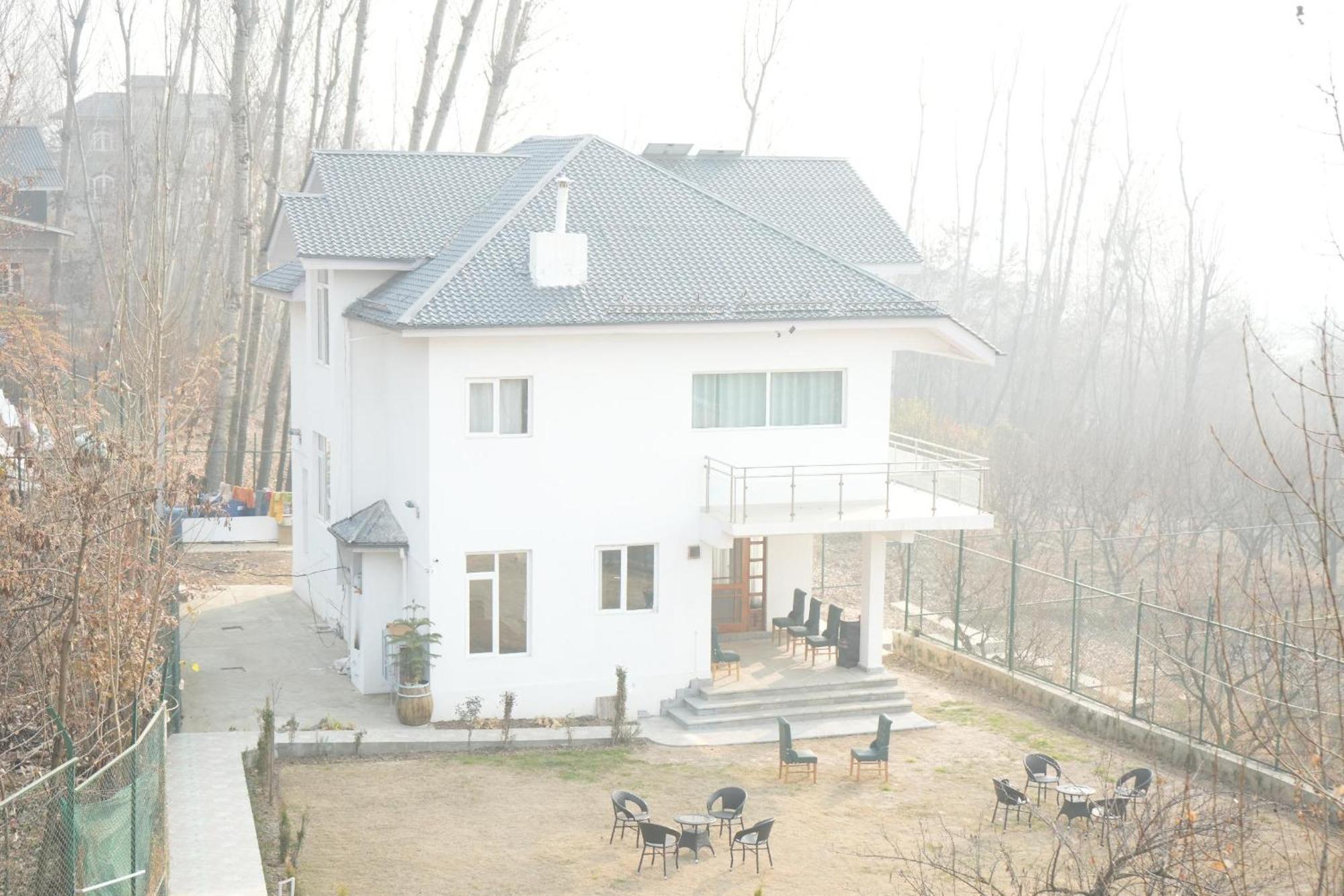 Sahil Lake View Srīnagar Extérieur photo